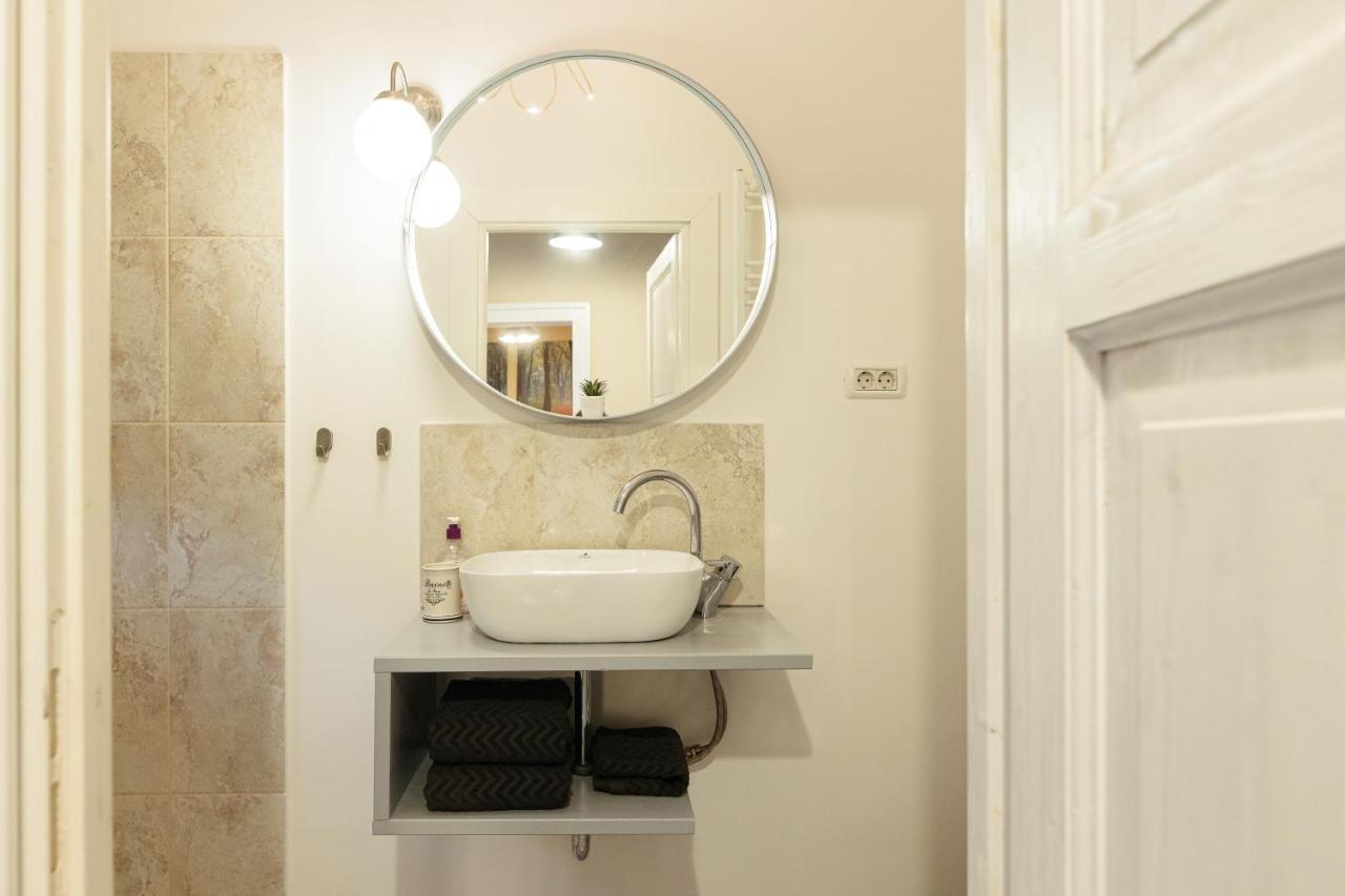 Chic Apartment In Historical City Center Timișoara Zewnętrze zdjęcie
